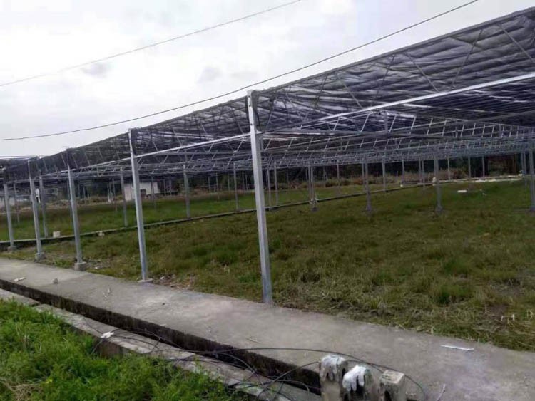 Precautions for the construction of the fence around the greenhouse